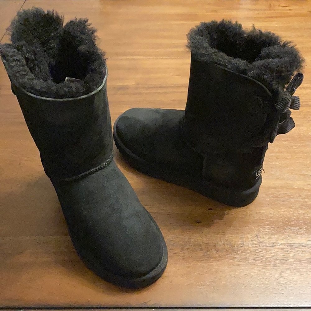 UGG Bailey Corduroy Bow Women’s Boots - Picture 1 of 9